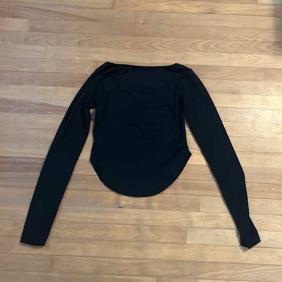 Black fitted long sleeve scoop/square neck top. Size XS/S - Picture 2 of 4